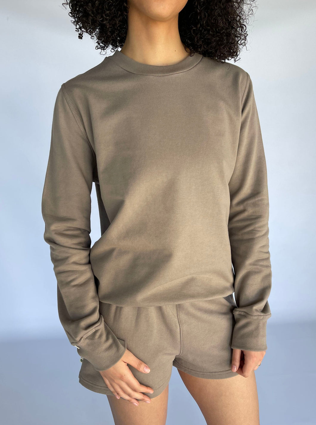 CLASSIC CREW NECK SWEATER - KHAKI