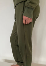 Load image into Gallery viewer, RELAXED SWEATPANTS - OLIVE
