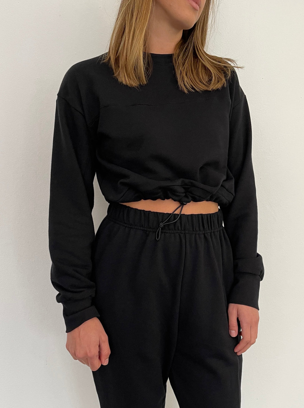 CROP DRAW CORD JUMPER - BLACK