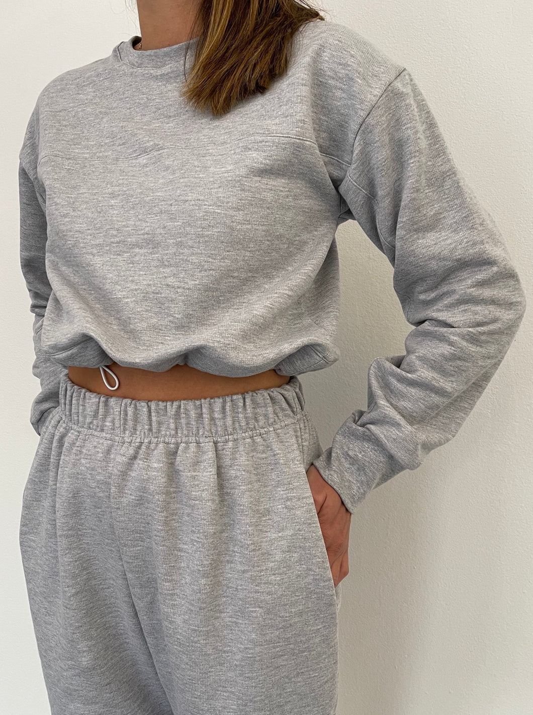 CROP DRAW CORD JUMPER - GREY