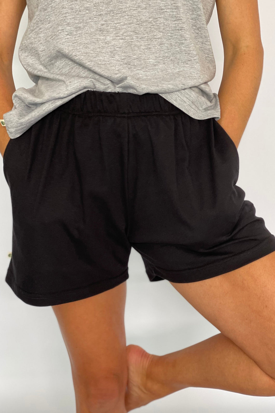 RELAXED SWEAT SHORTS - BLACK