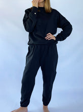 Load image into Gallery viewer, LOOSE FIT SWEATPANTS - BLACK
