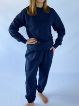 Load image into Gallery viewer, LOOSE FIT SWEATPANTS - NAVY
